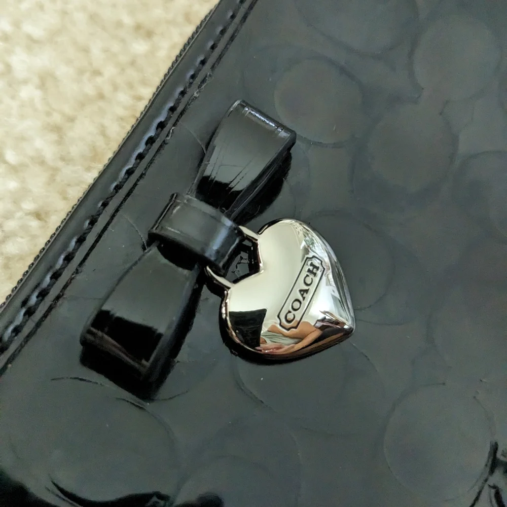 Coach Signature Wristlet - Black Patent Leather